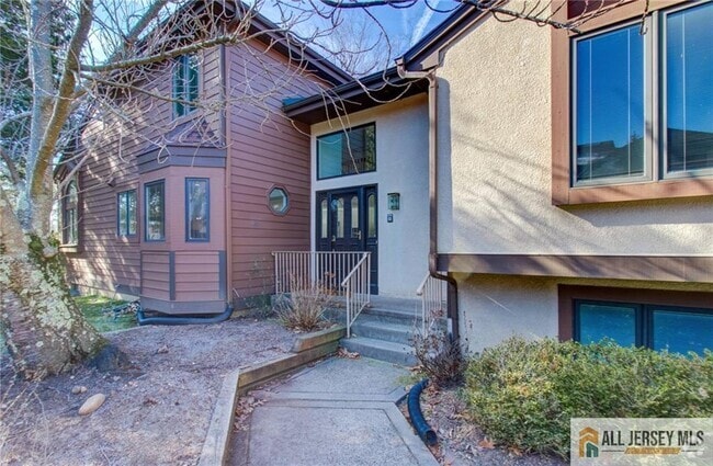 Building Photo - 388 Sayre Dr Rental