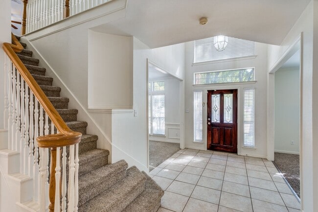 Photo - 2021 Broadleaf Dr