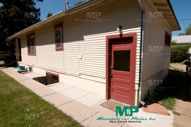 Building Photo - 812 W Myrtle St