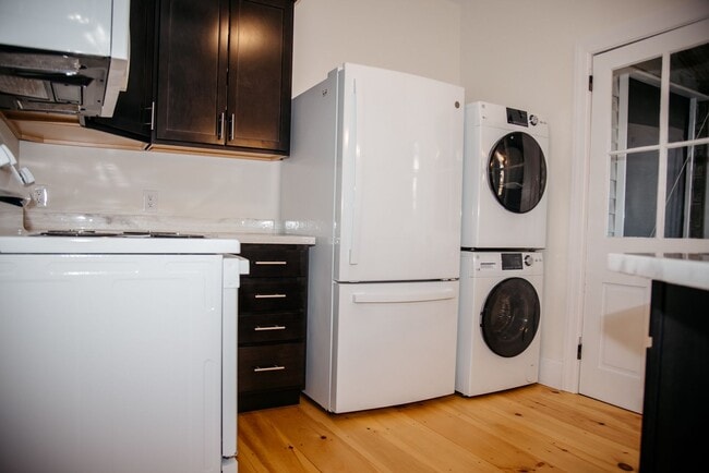 Building Photo - 253 E Main St Unit B