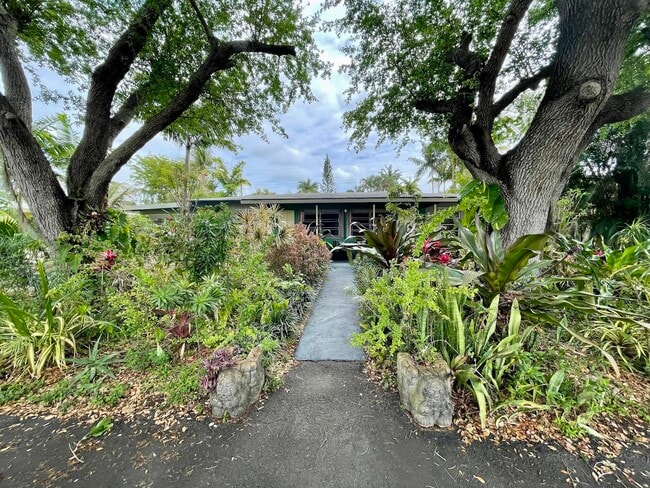 Building Photo - 2204 NW 3rd Ave