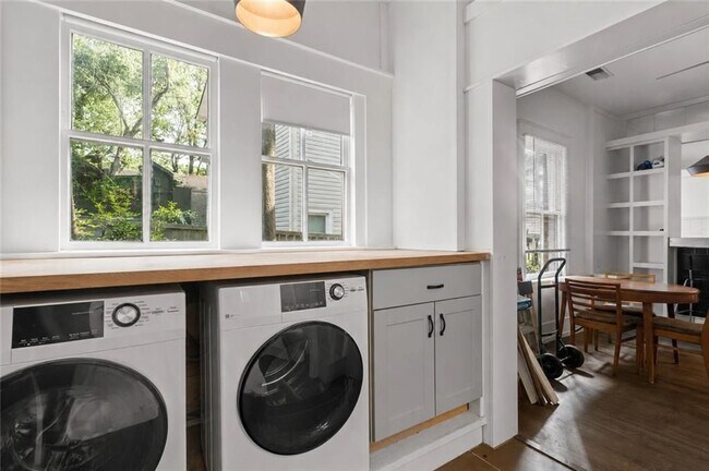Photo - 1081 McMillan St NW