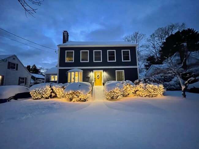 Building Photo - Single-Family House in Newton, Central Heat/AC, Yard, Porch