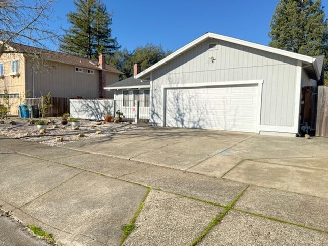 Photo - Single Level House - Rincon Valley - 3bd 2ba - 1788 Square Feet of Living Space