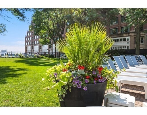 Photo - 85 E India Row