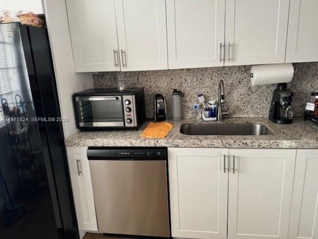 Photo - 1325 W 4th Ln