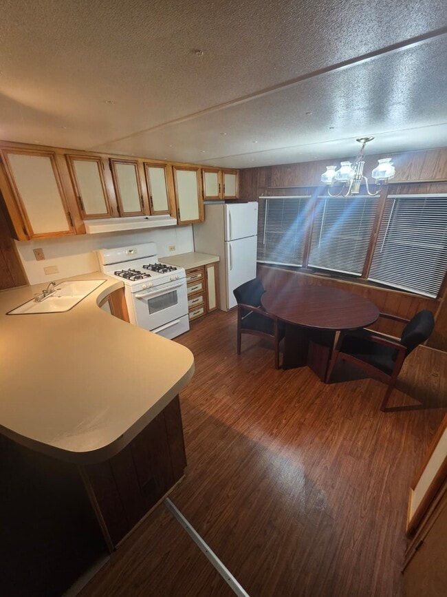 Photo - 4728 Ellsworth Ln