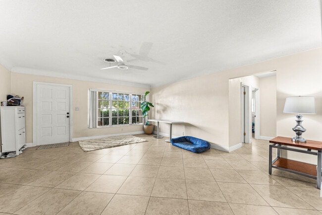 Photo - 1270 SW 8th St