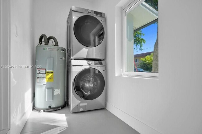 Photo - 117 NE 20th St