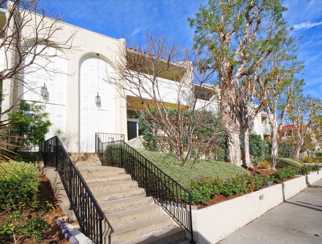 Building Photo - 405 2nd St