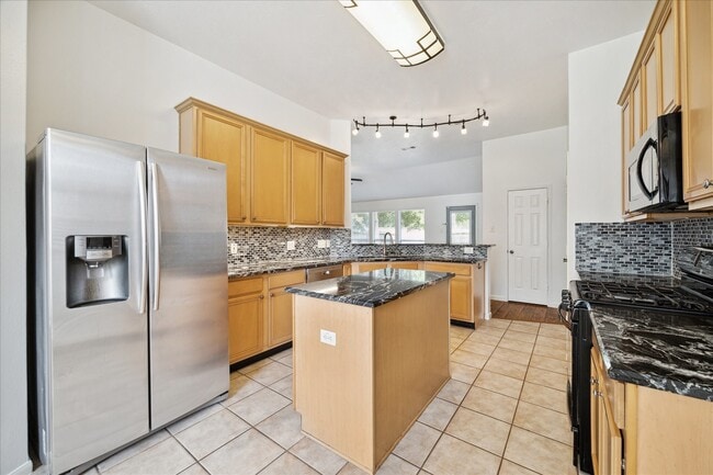 Photo - 25826 Elmley Pl