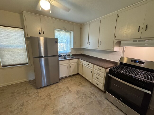 Photo - Newly remodeled 2 bed 1 bath walking dista...