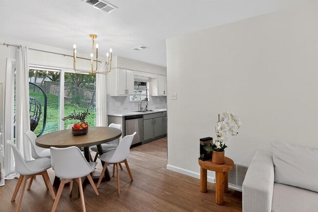 Photo - 6908 Pondsdale Ln