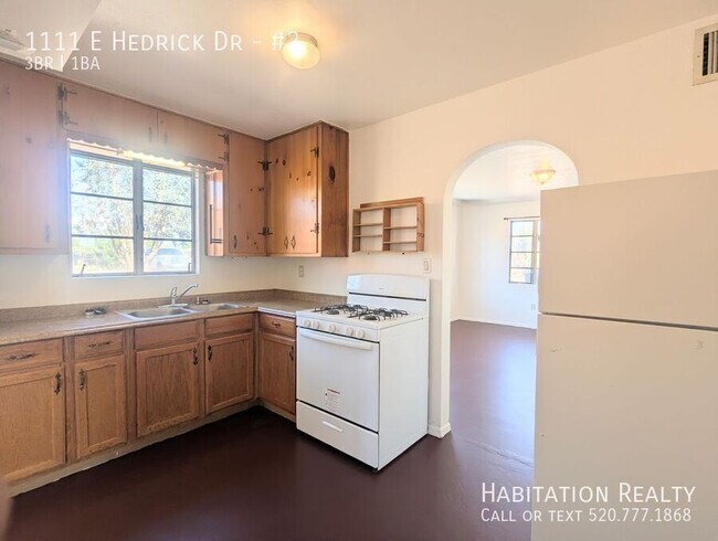 Photo - 1111 E Hedrick Dr Unidad #2
