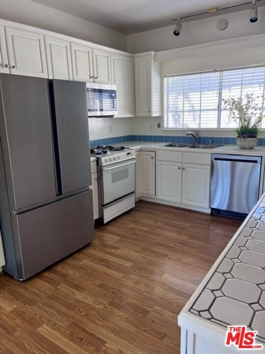 Photo - 2561 Mayfield Ave