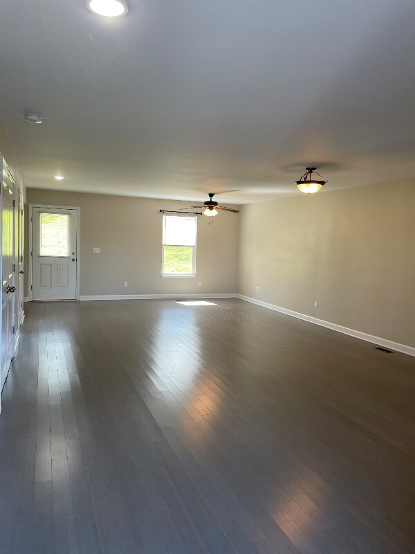 Photo - 305 2nd St