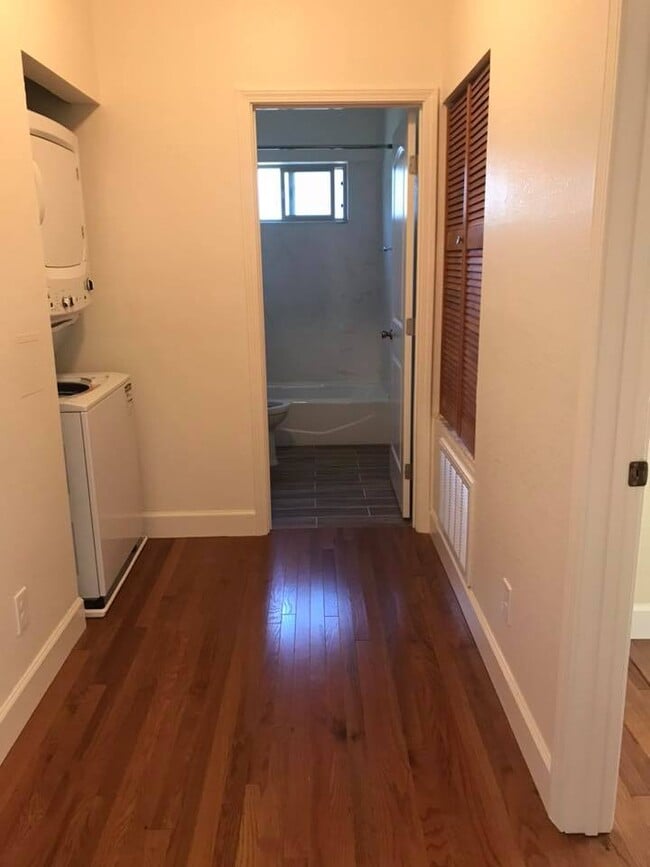 Photo - 560 53rd St Unidad 562