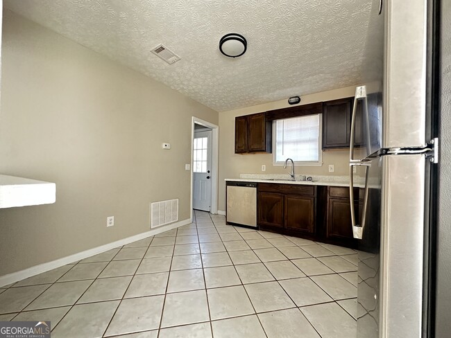 Photo - 271 E Wright St