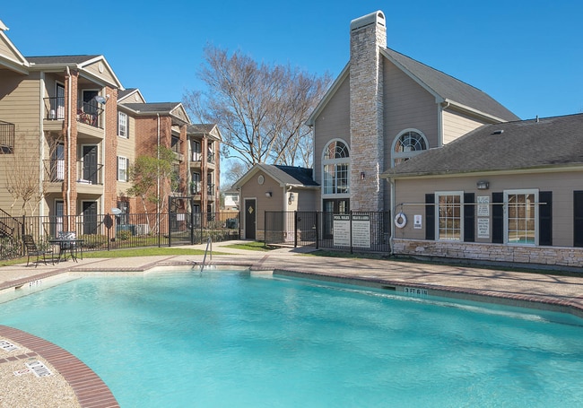 Building Photo - Bellfort Pines
