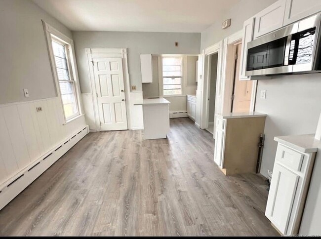 Building Photo - 517 Colorado Ave