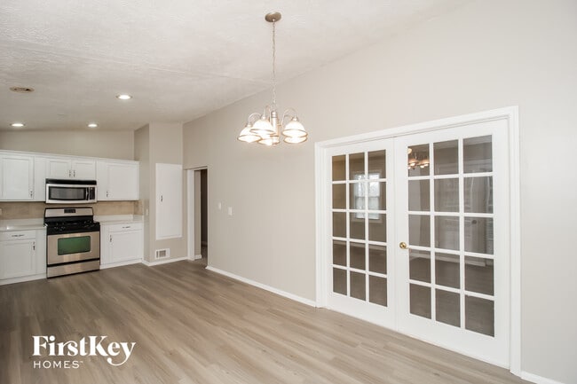 Photo - 289 Angla Dr SE