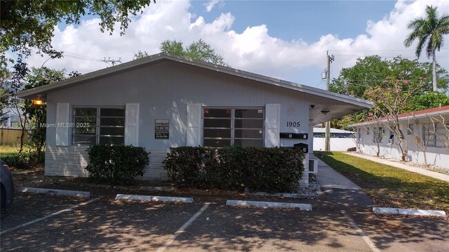 Building Photo - 1905 Miami Rd Unit 3 Rental