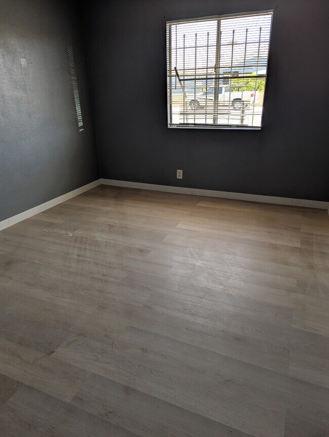 Photo - 2957 E Atlanta Ave Unidad 3-Atlanta Ave