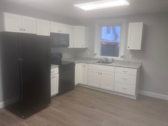 147 Grove St Unit 2