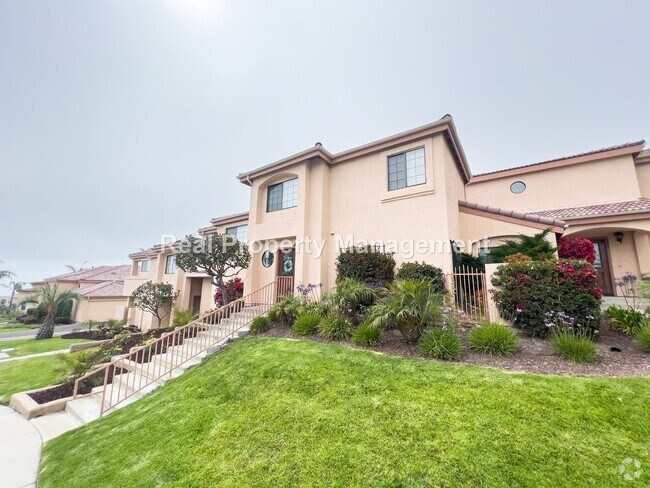 Building Photo - AVAILABLE JULY- 2 Bedroom/ 2 Bathroom Pism... Rental
