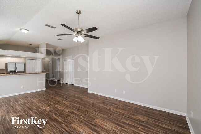 Photo - 2956 Centerwood Dr N