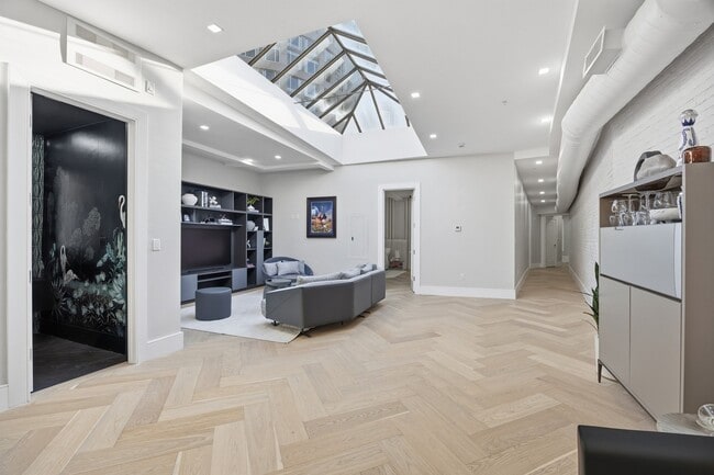 Photo - 125 Broad St Unidad PH