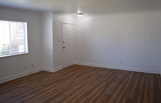 Photo - 512 Clover St
