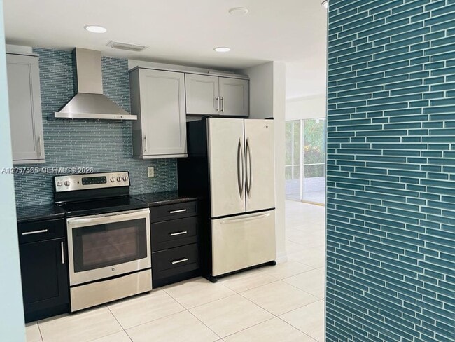 Photo - 1900 NE 41st St