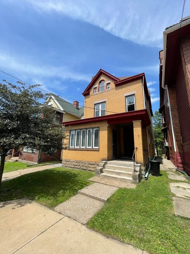 Building Photo - 1st Fl 2 Bed/1 Bath Wilkinsburg Unit #1 Rental