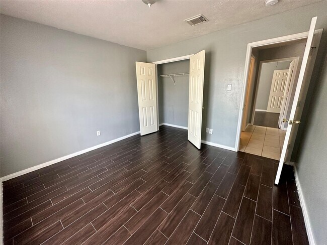 Photo - 4542 Reams Ln