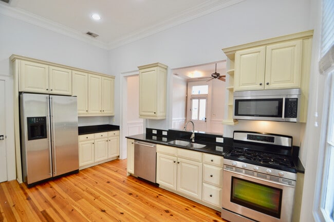 Photo - 192 Wentworth St