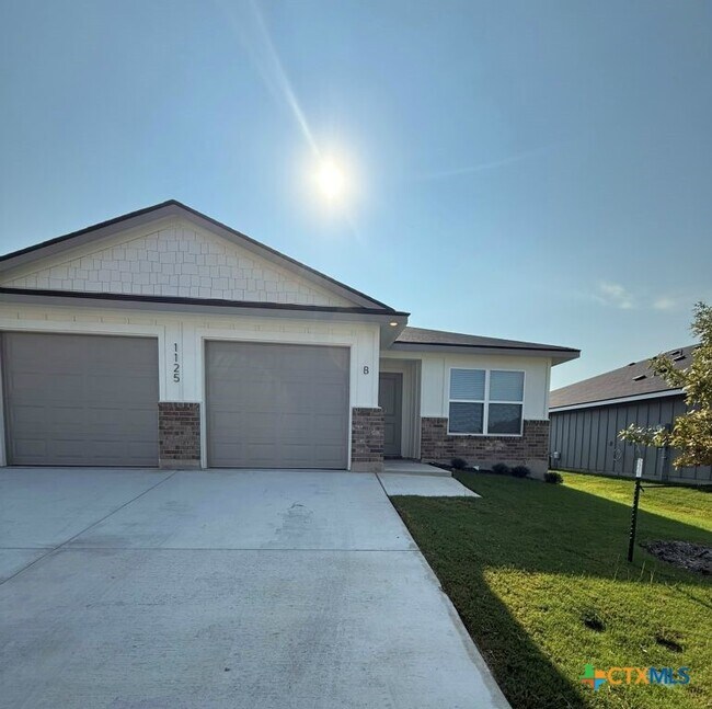 Photo - 1125 Lindsey Dr