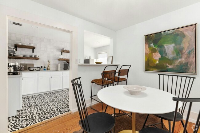 Building Photo - 110 E Craig Pl Unit 1 Rental