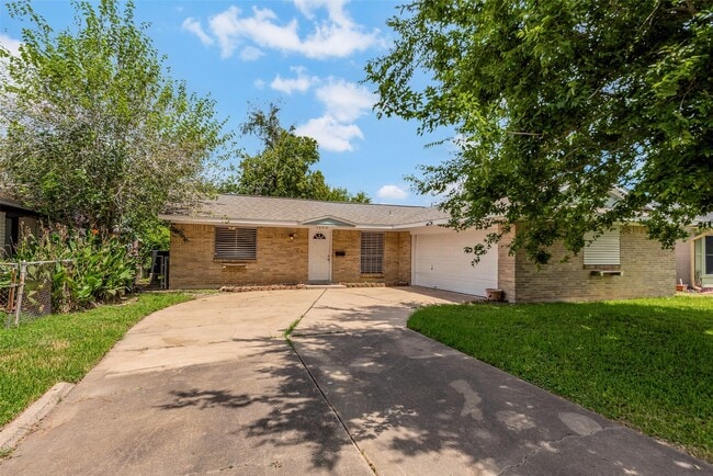 Building Photo - 7422 Oriole St Rental