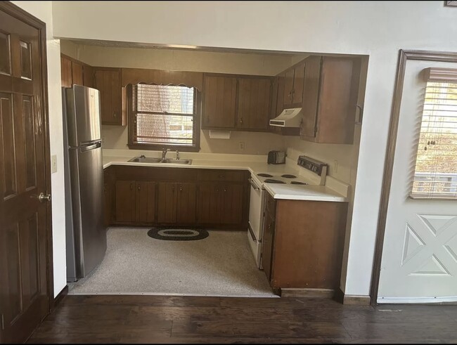 Photo - 680 Chalet Village Dr