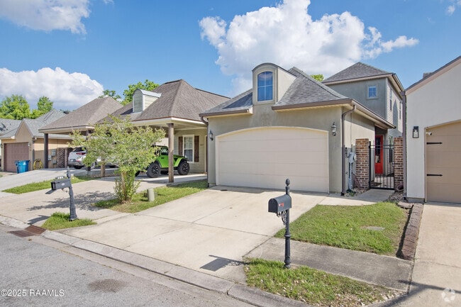 Building Photo - 329 Chimney Rock Blvd Rental