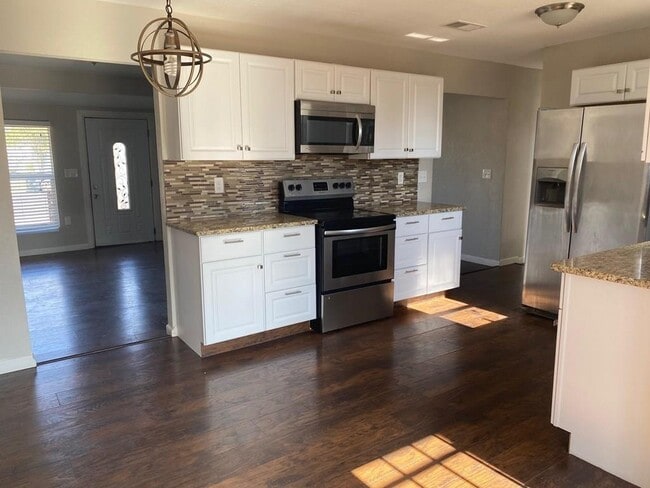 Photo - 3621 Spruce Ave