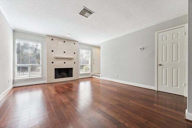 2501 Bering Dr Unit 5