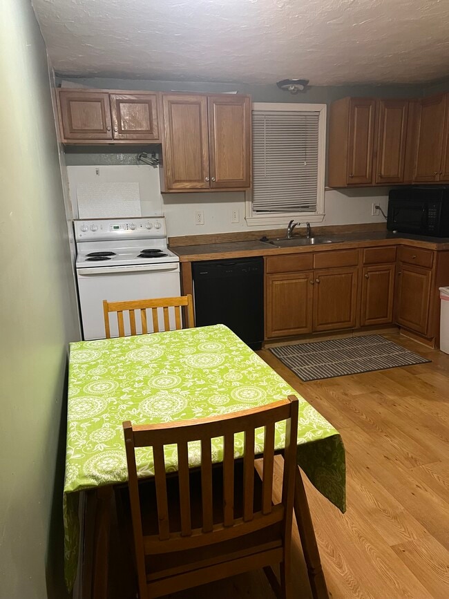 Photo - 267 Park St Unit 1
