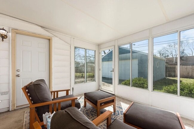 Photo - 3 BEDROOMS, 1 FULL BATHROOM + 2 CAR Carport Beautiful Single Family house available to show NOW f...