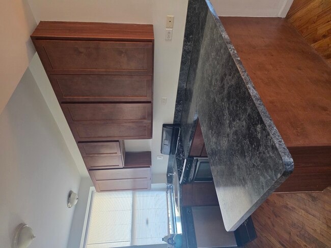 Photo - 820 E 44th St Unit 2