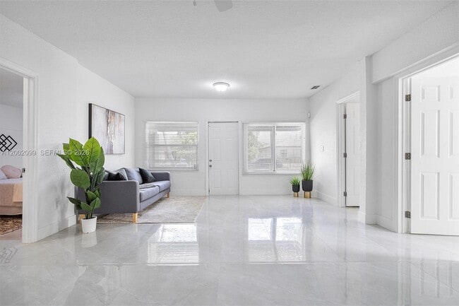 Photo - 1810 NW 47th St