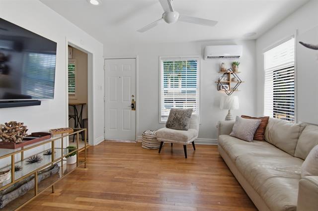 Photo - 908 Haskell St