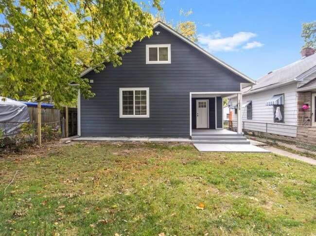 Photo - 1635 Cruft St