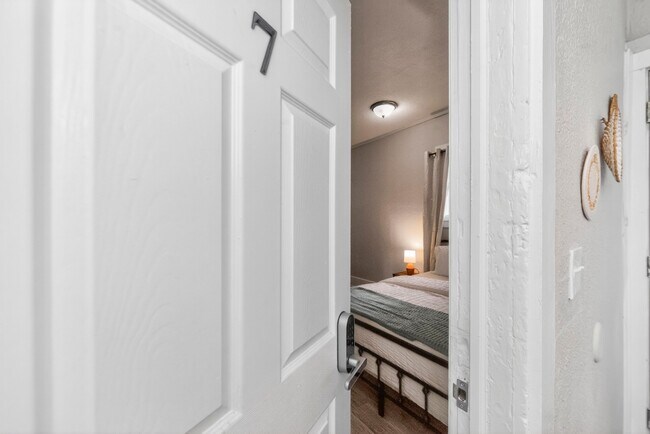 Photo - 2724 Hubbard St